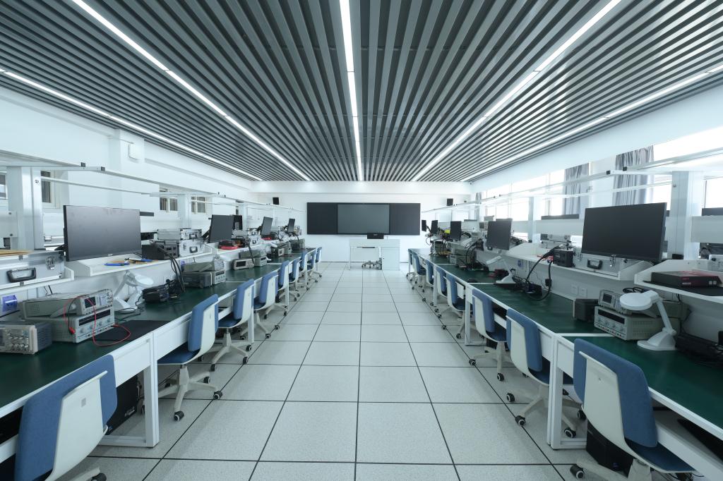 電子信息工程實(shí)訓(xùn)室 網(wǎng)絡(luò)工程實(shí)踐與應(yīng)用平臺(tái)