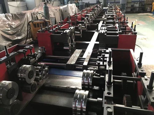 貨架層板成型機(jī) 液壓動(dòng)力技術(shù)與精密機(jī)械的協(xié)同創(chuàng)新